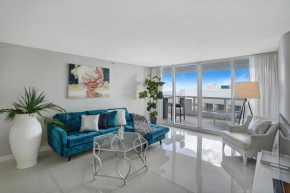 Sin City! Brand new and water view!